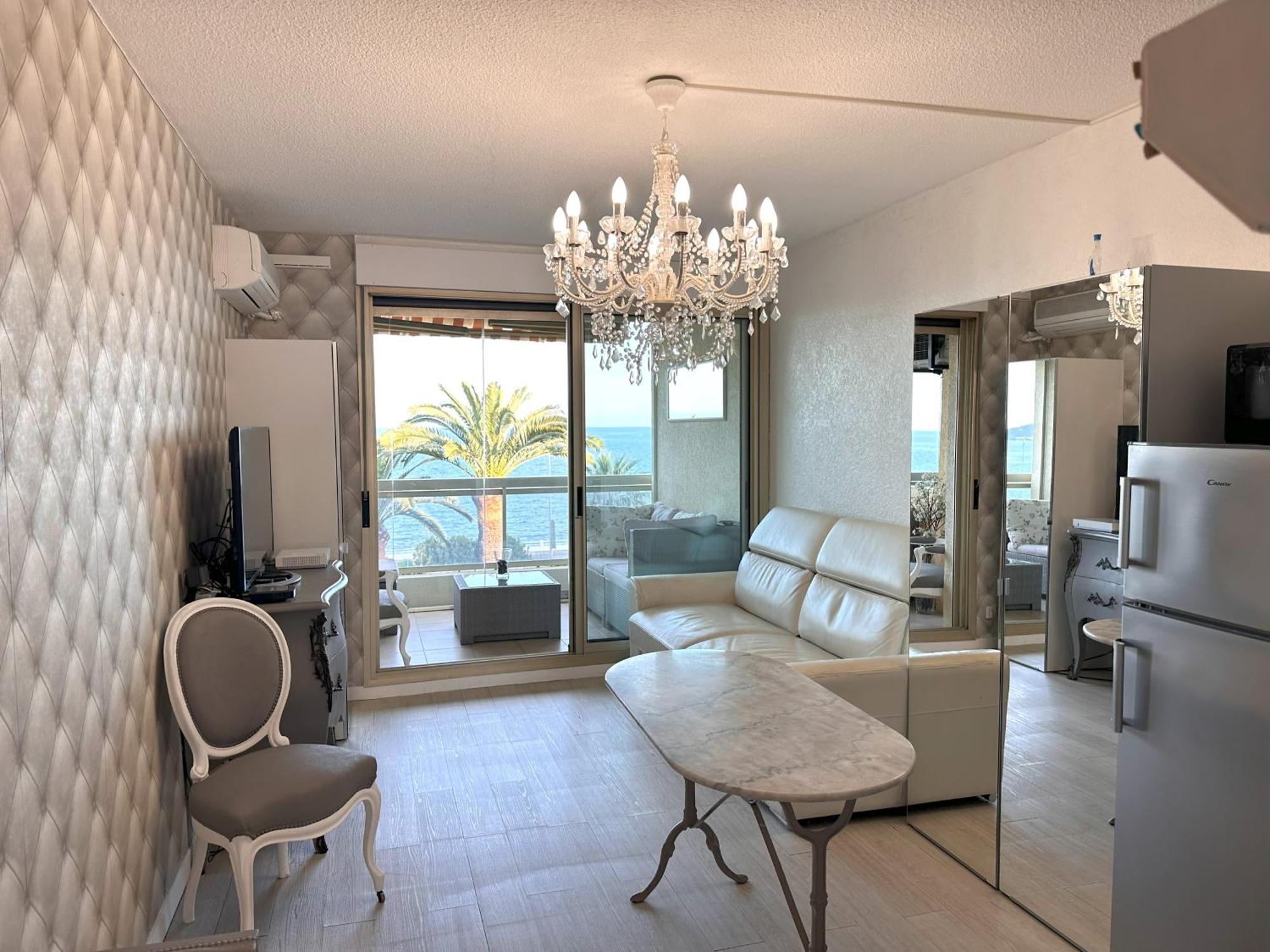 Dionysos Vue Mer Cannes Buitenkant foto