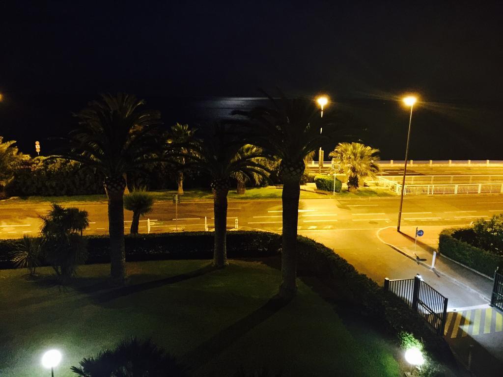 Dionysos Vue Mer Cannes Buitenkant foto